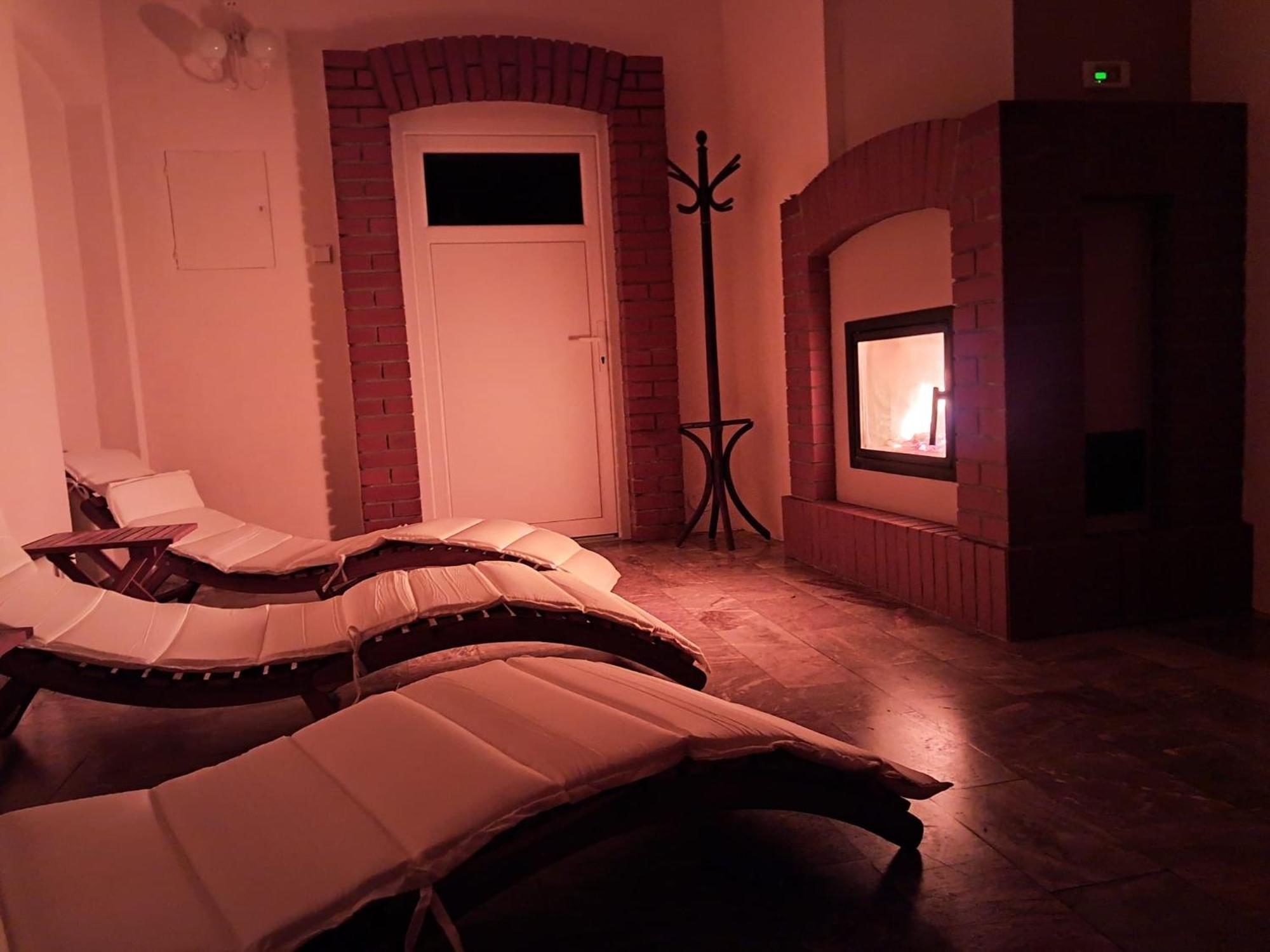 Szwajcarka Willa Z Sauna I Jacuzzi Kudowa Zdroj Exterior photo