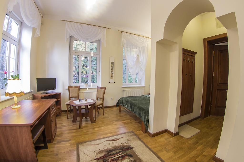Szwajcarka Willa Z Sauna I Jacuzzi Kudowa Zdroj Room photo